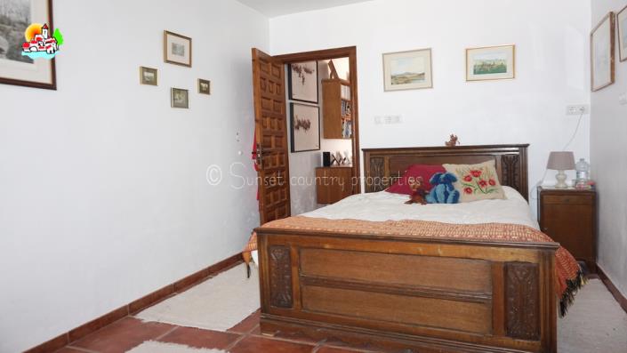 Image No.23-4 Bed Country Property for sale