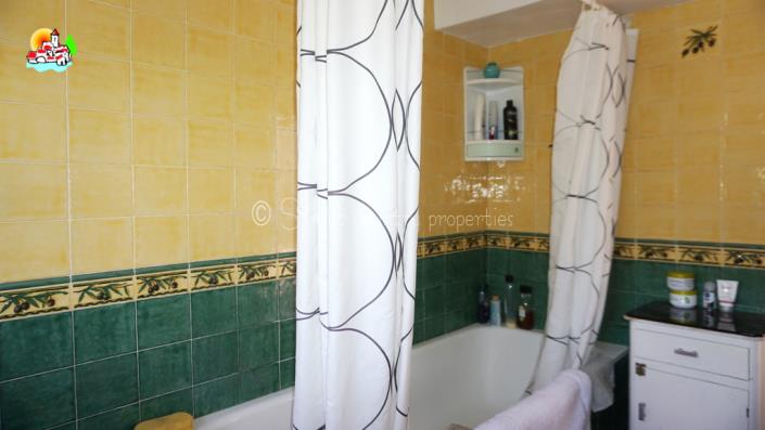 Image No.26-4 Bed Country Property for sale