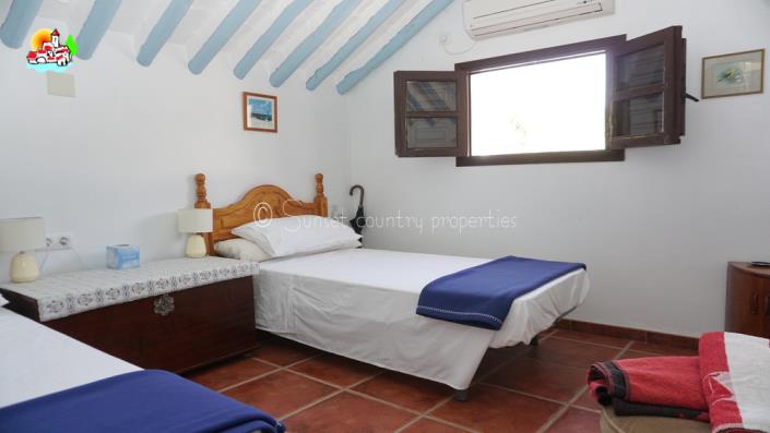 Image No.35-4 Bed Country Property for sale