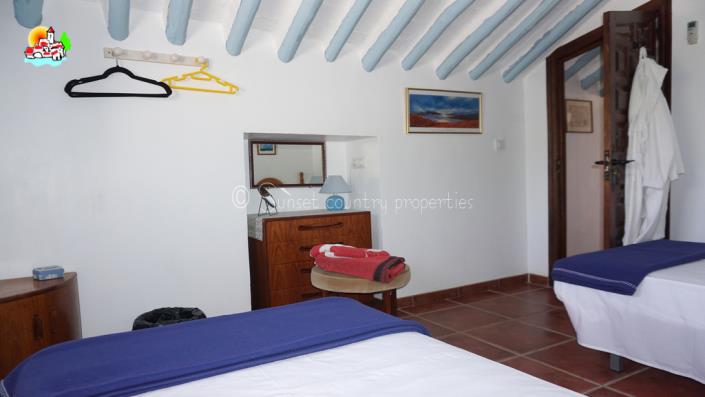 Image No.37-4 Bed Country Property for sale