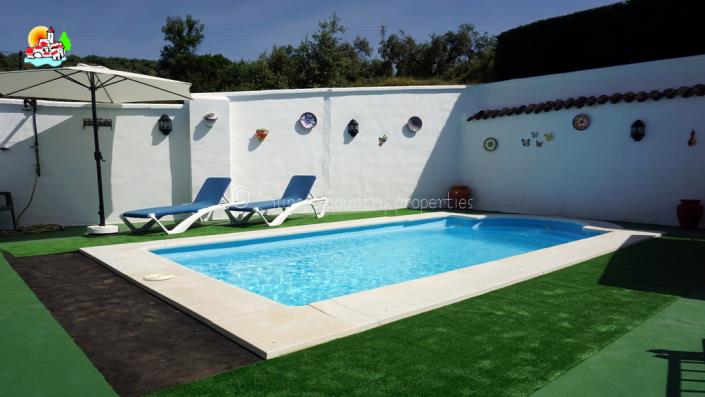 Image No.41-4 Bed Country Property for sale