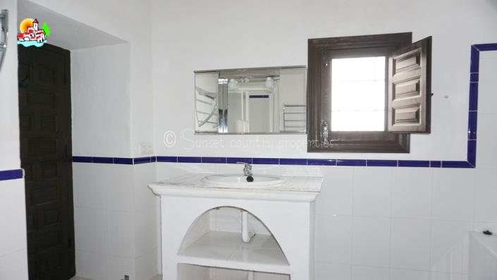 Image No.29-6 Bed Country Property for sale