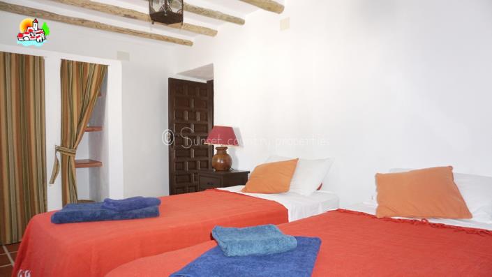 Image No.37-6 Bed Country Property for sale