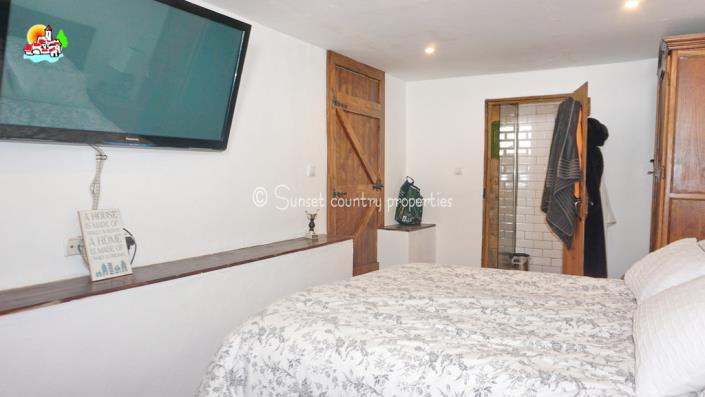 Image No.15-7 Bed Country Property for sale