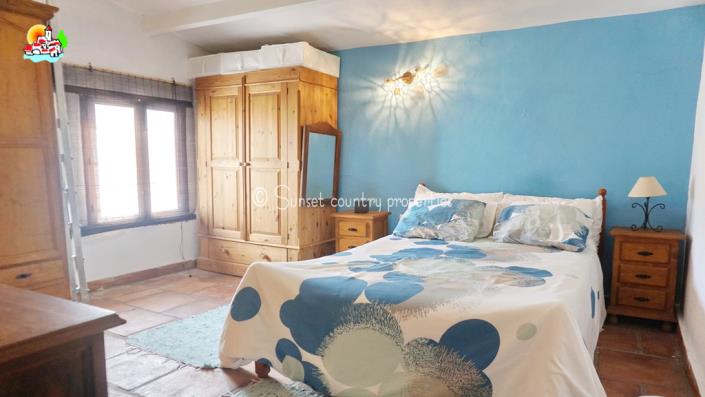 Image No.24-7 Bed Country Property for sale