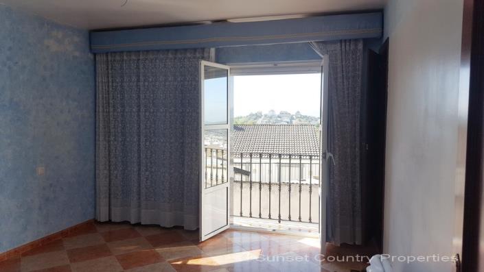 Image No.8-Maison de ville de 3 chambres à vendre à Rute