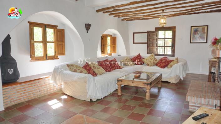 Image No.7-Ferme de 9 chambres à vendre à Iznájar