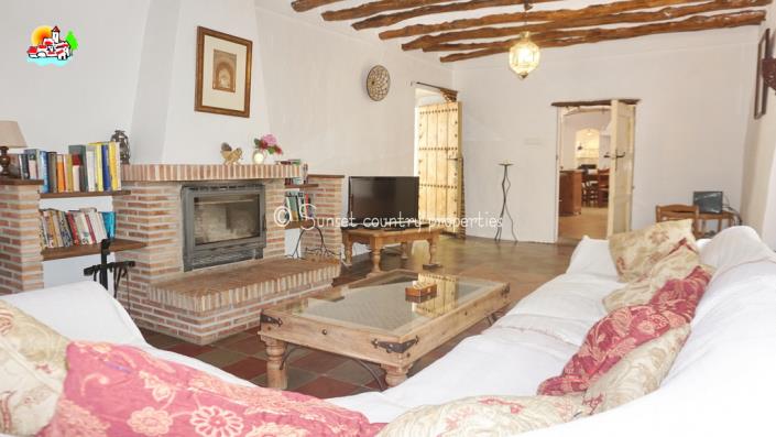 Image No.9-Ferme de 9 chambres à vendre à Iznájar