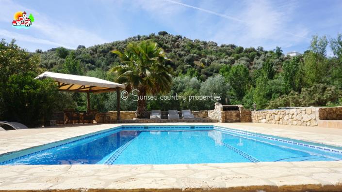 Image No.17-Ferme de 9 chambres à vendre à Iznájar