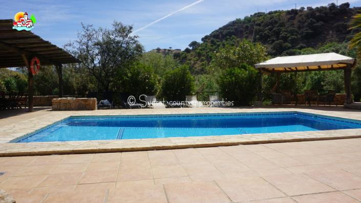 Image No.19-Ferme de 9 chambres à vendre à Iznájar