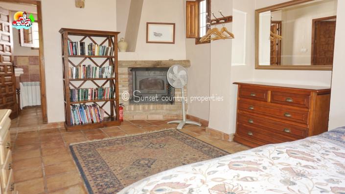 Image No.31-Ferme de 9 chambres à vendre à Iznájar