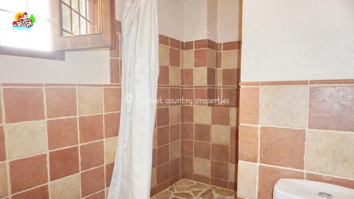 Image No.33-Ferme de 9 chambres à vendre à Iznájar