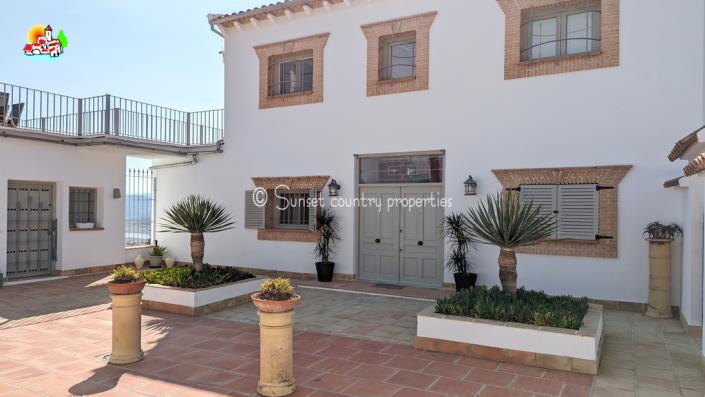 Image No.1-Propriété de pays de 5 chambres à vendre à Iznájar
