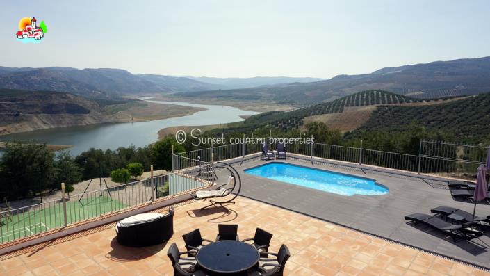 Image No.2-Propriété de pays de 5 chambres à vendre à Iznájar