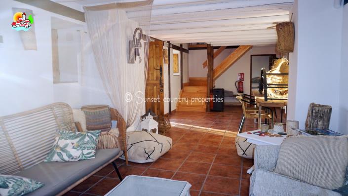 Image No.8-4 Bed Country Property for sale