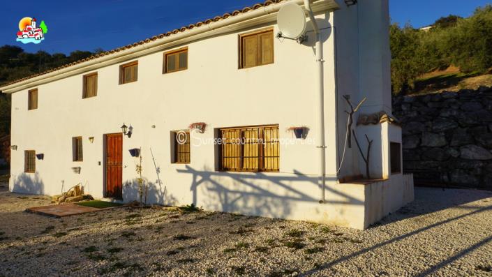 Image No.21-4 Bed Country Property for sale