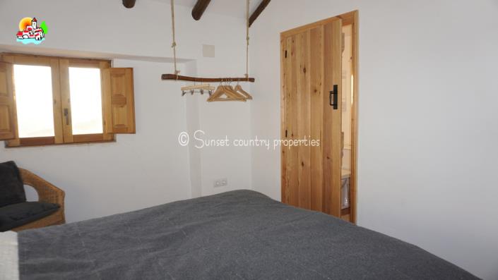 Image No.25-4 Bed Country Property for sale