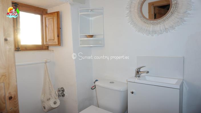 Image No.27-4 Bed Country Property for sale