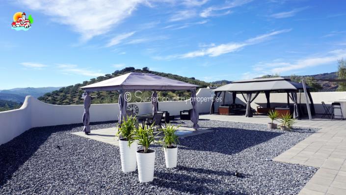 Image No.3-Maison de campagne de 4 chambres à vendre à Algarinejo