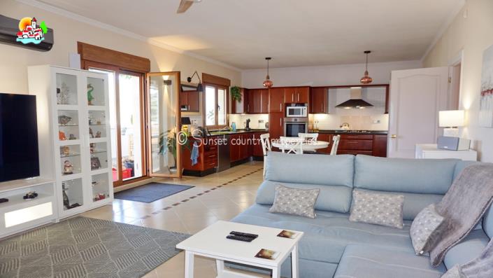 Image No.4-Maison de campagne de 4 chambres à vendre à Algarinejo