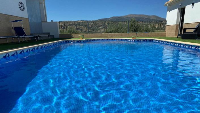 Image No.2-Maison de campagne de 4 chambres à vendre à Algarinejo