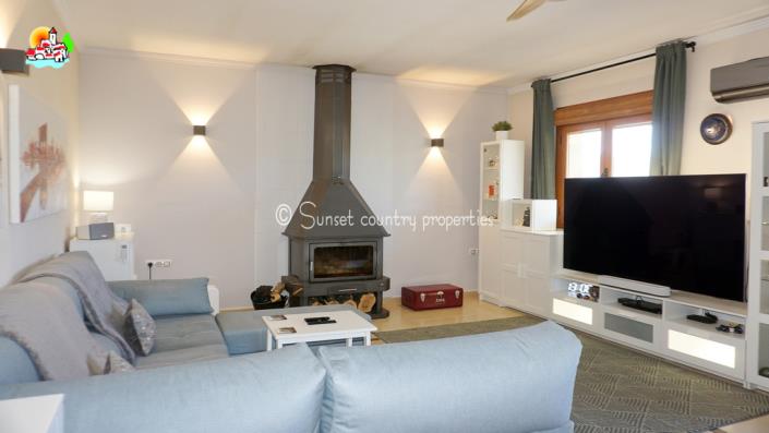 Image No.7-Maison de campagne de 4 chambres à vendre à Algarinejo