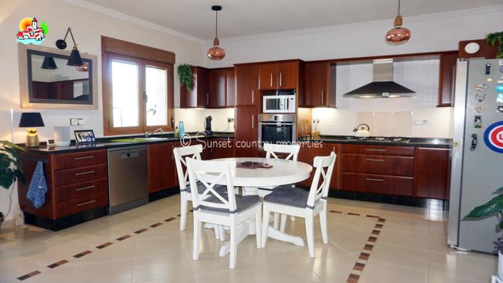 Image No.9-Maison de campagne de 4 chambres à vendre à Algarinejo