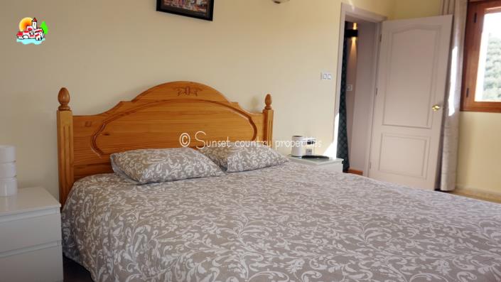 Image No.14-Maison de campagne de 4 chambres à vendre à Algarinejo