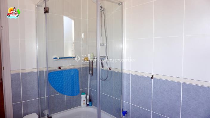 Image No.16-Maison de campagne de 4 chambres à vendre à Algarinejo