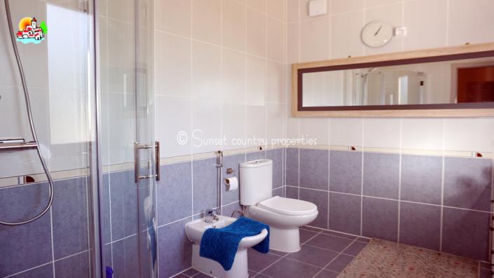 Image No.17-Maison de campagne de 4 chambres à vendre à Algarinejo