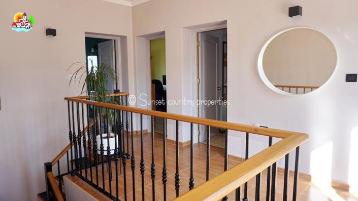 Image No.39-Maison de campagne de 4 chambres à vendre à Algarinejo