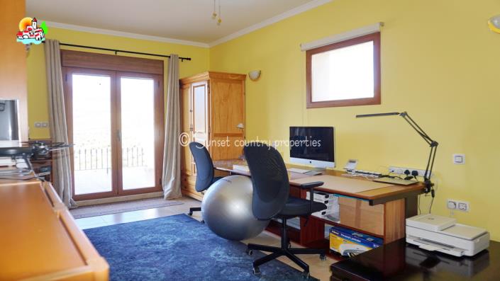 Image No.40-Maison de campagne de 4 chambres à vendre à Algarinejo