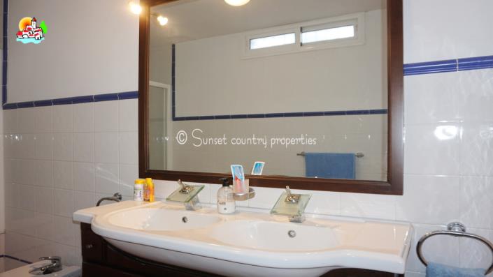 Image No.18-Maison de ville de 4 chambres à vendre à Iznájar