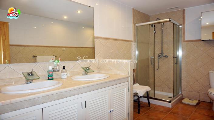 Image No.26-Maison de ville de 4 chambres à vendre à Iznájar