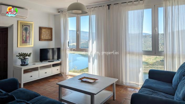 Image No.2-Maison de ville de 3 chambres à vendre à Iznájar