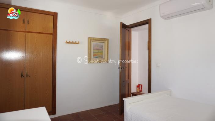 Image No.38-Maison de ville de 3 chambres à vendre à Iznájar