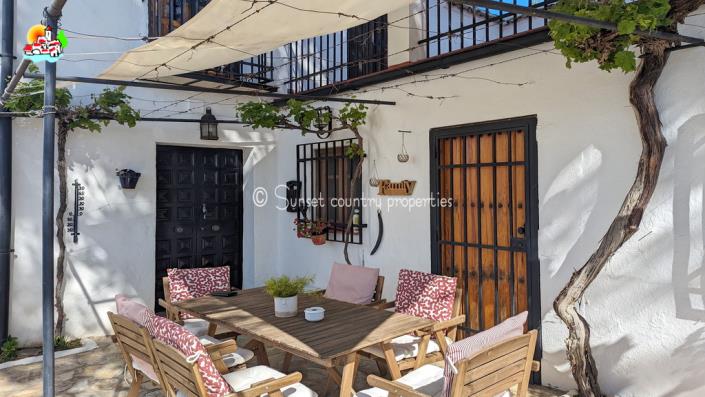 Image No.6-4 Bed Country Property for sale