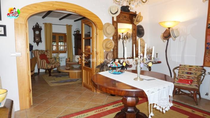 Image No.7-4 Bed Country Property for sale