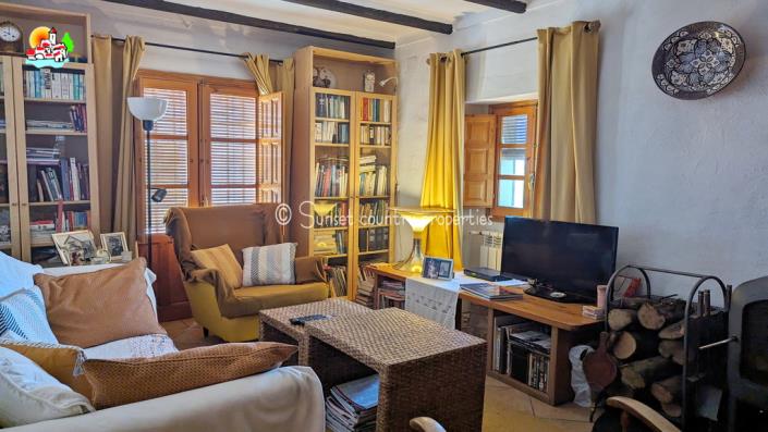 Image No.8-4 Bed Country Property for sale