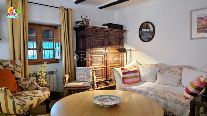 Image No.9-4 Bed Country Property for sale