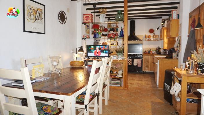 Image No.11-4 Bed Country Property for sale