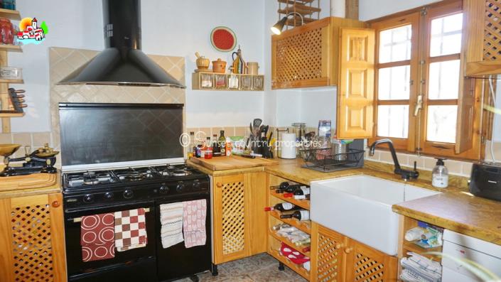 Image No.13-4 Bed Country Property for sale