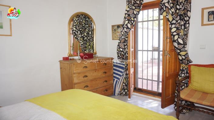 Image No.25-4 Bed Country Property for sale