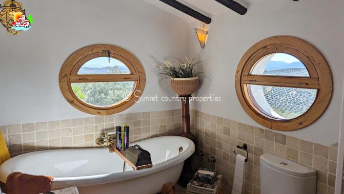 Image No.26-4 Bed Country Property for sale