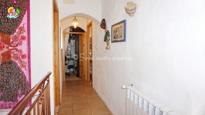 Image No.29-4 Bed Country Property for sale