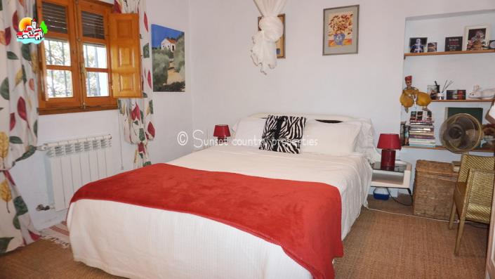 Image No.30-4 Bed Country Property for sale