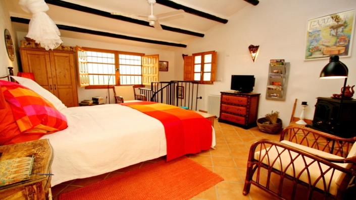 Image No.39-4 Bed Country Property for sale