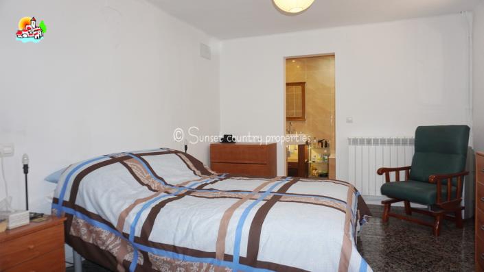 Image No.13-Maison de campagne de 4 chambres à vendre à Iznájar