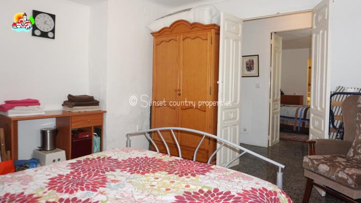 Image No.18-Maison de campagne de 4 chambres à vendre à Iznájar