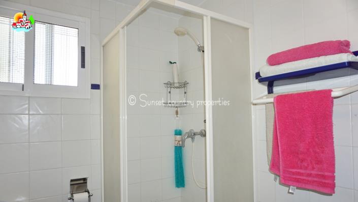 Image No.20-Maison de campagne de 4 chambres à vendre à Iznájar